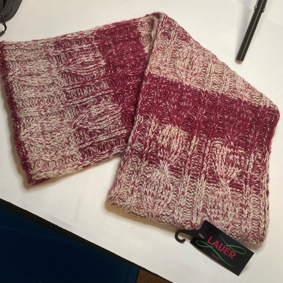 NWT LAUER SCARF - Picture 1 of 3